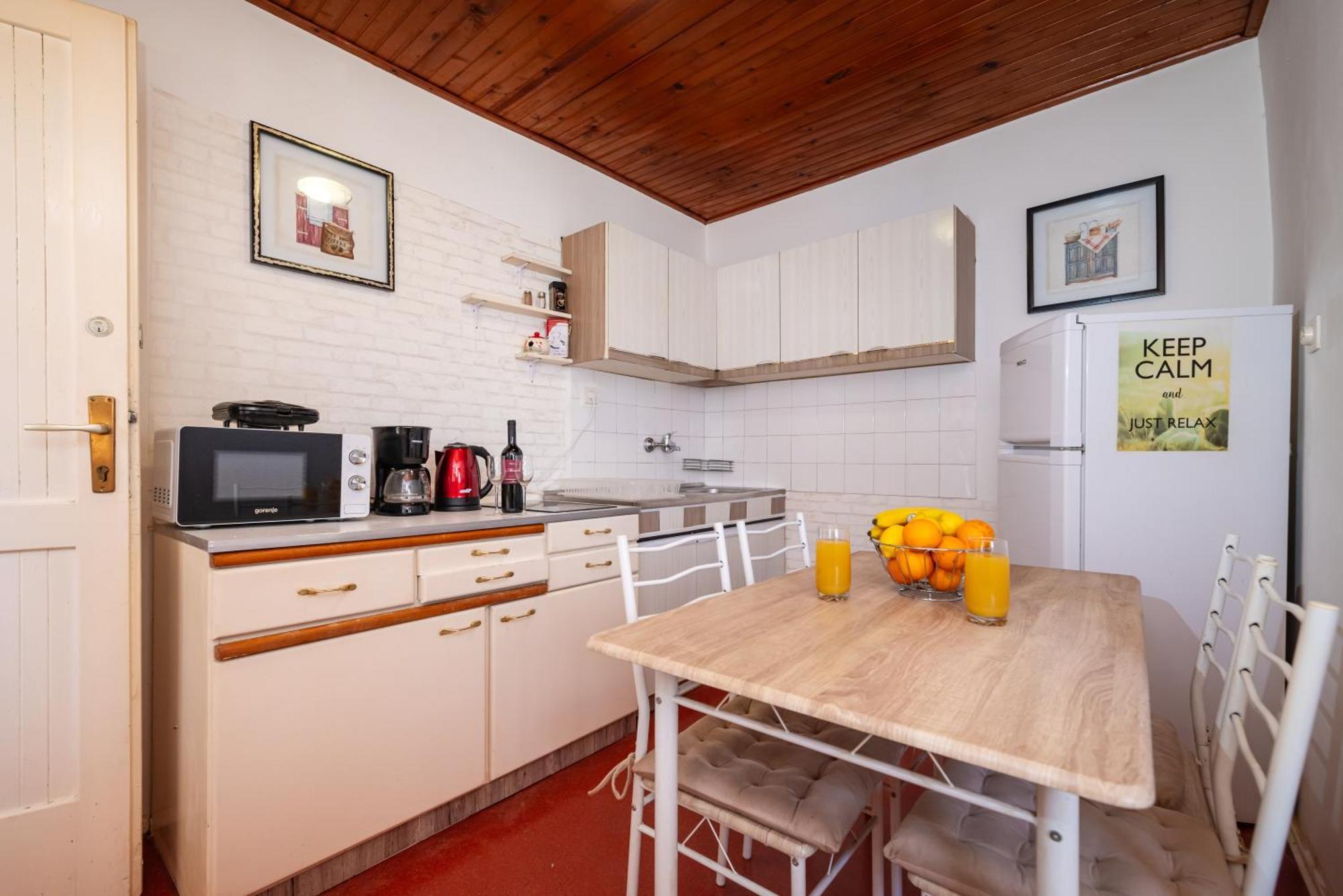 Timeless Antique Old Town With Terrace Apartment *