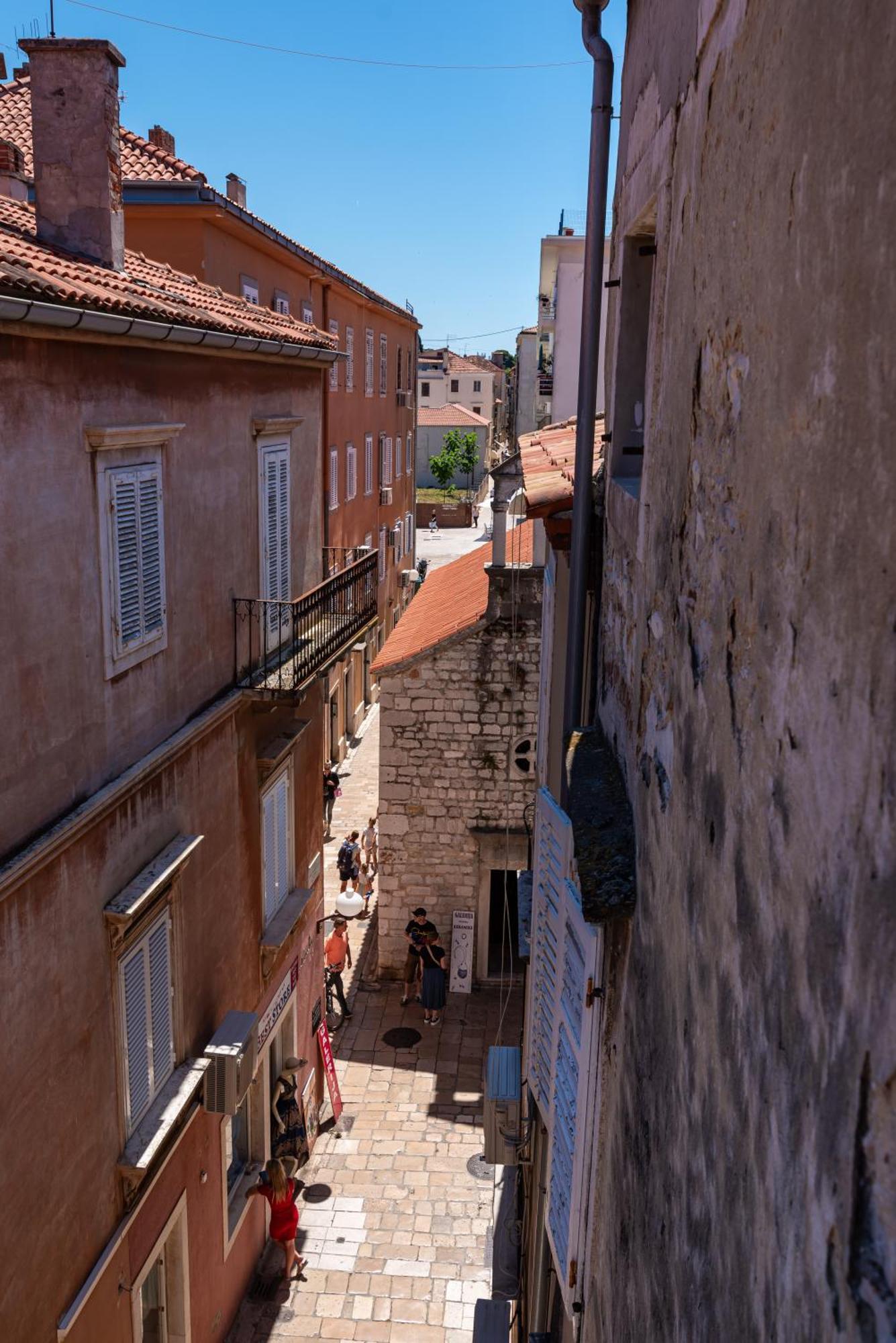 Timeless Antique Old Town With Terrace Apartment *