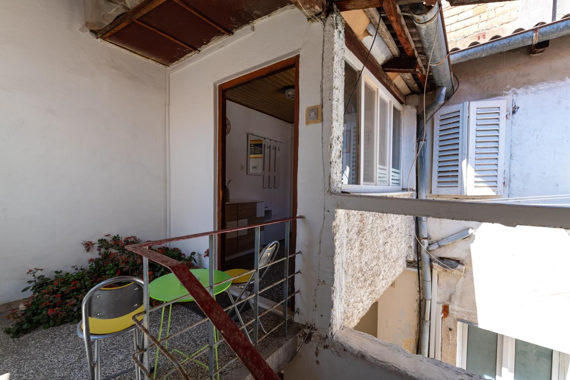 Timeless Antique Old Town With Terrace Zadar