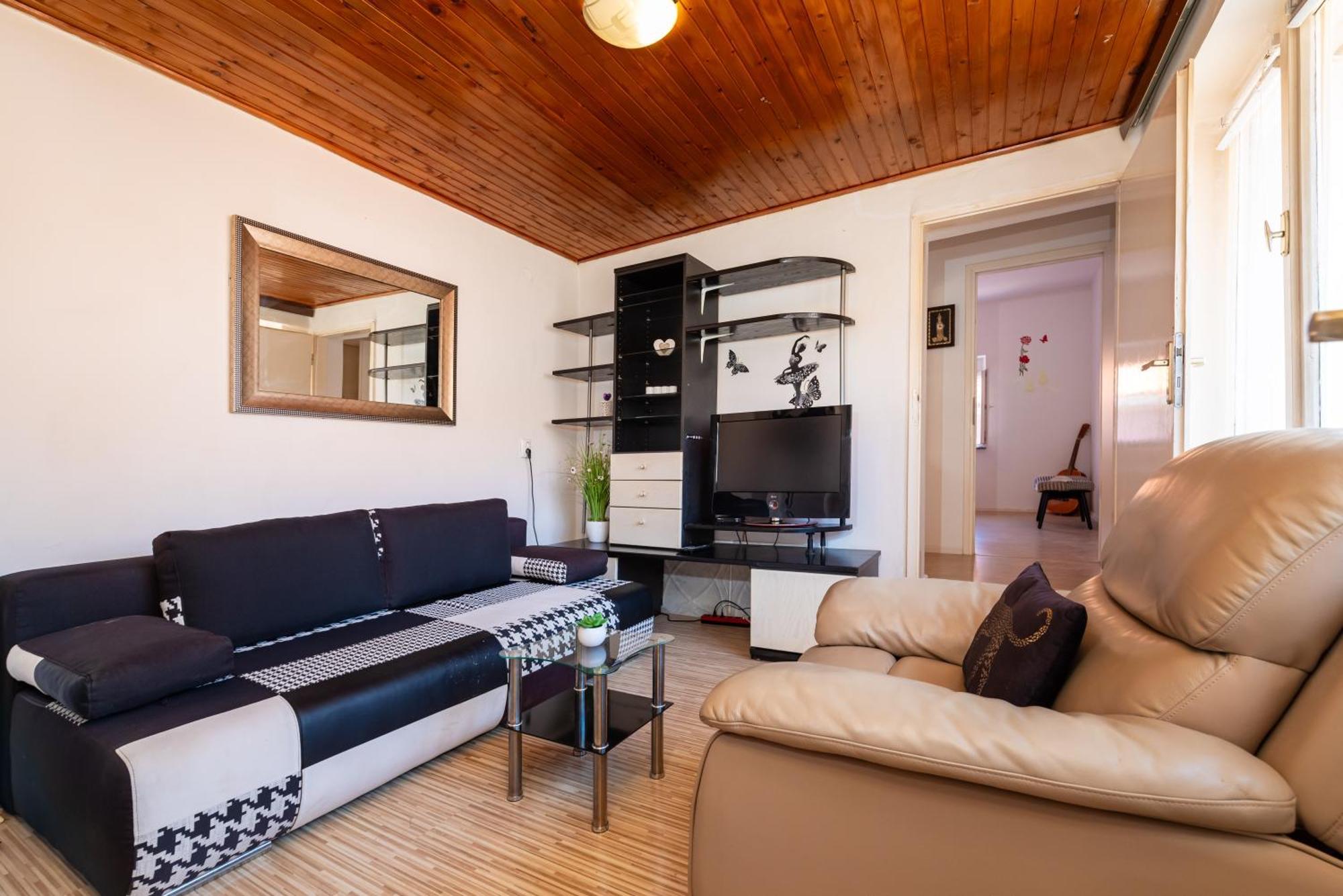Apartment Timeless Antique Old Town With Terrace *