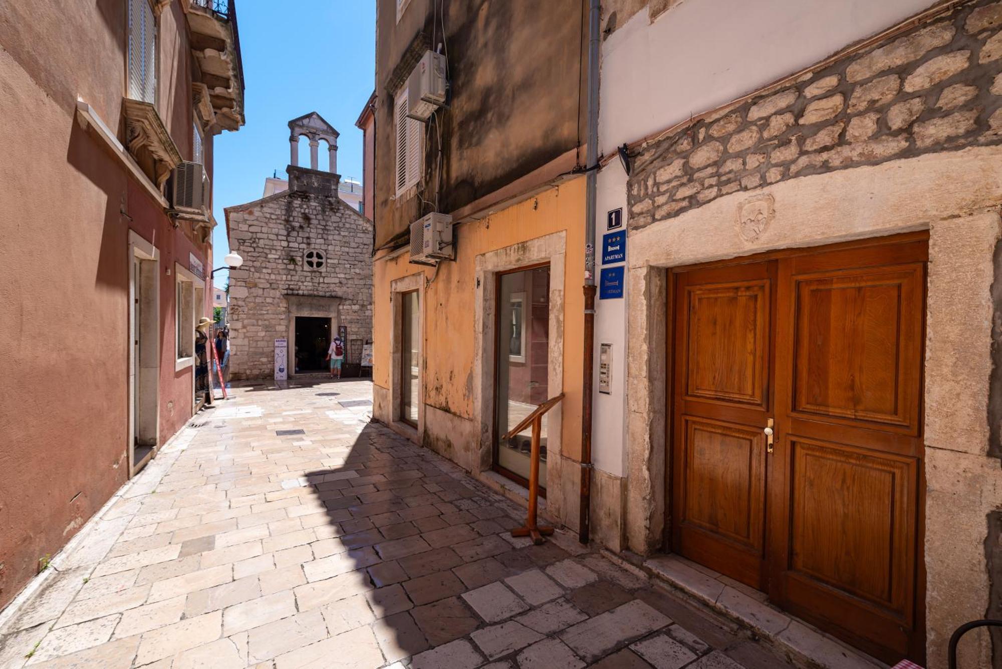 Apartment Timeless Antique Old Town With Terrace Zadar